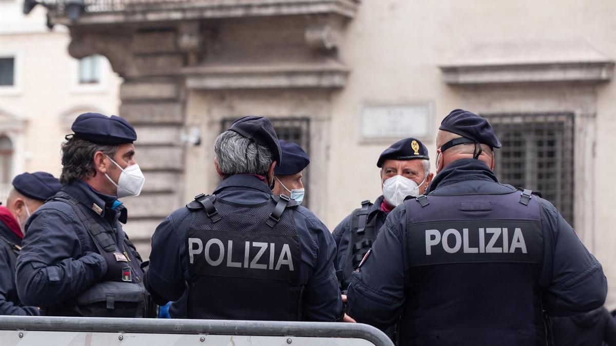 Agentes de la Policía italiana.