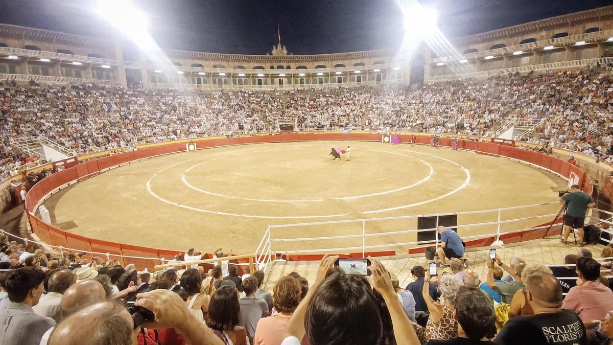 Una corrida de toros en El Coliseo Balear