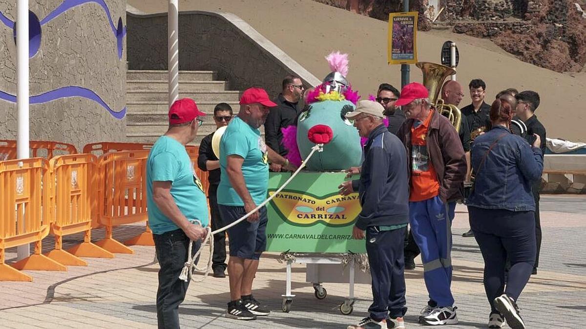 El Rescate de la Sardina, celebrado el pasado 14 de marzo en El Burrero, abrió el programa del Carnaval de Ingenio que ahora se retoma.