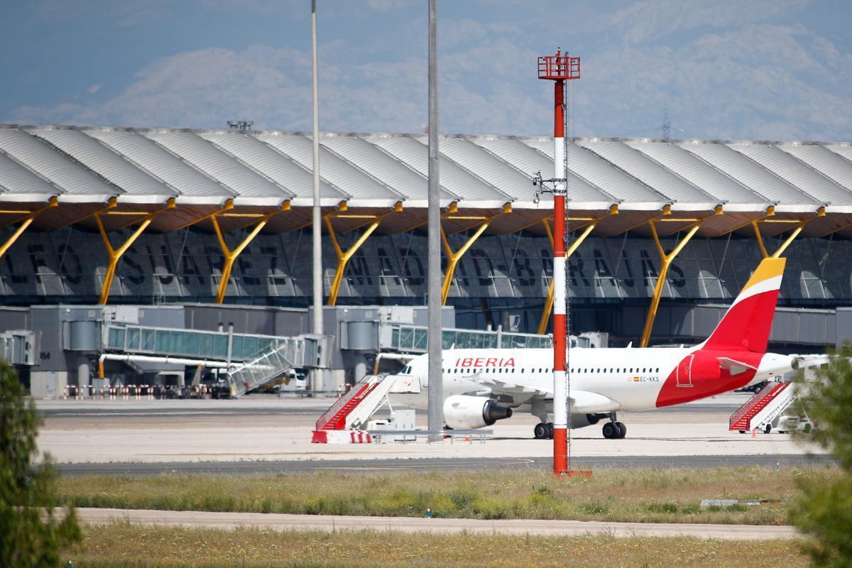 Aviones de Iberia en la terminal 4 del Aeropuerto de Madrid-Barajas Adolfo Suárez.