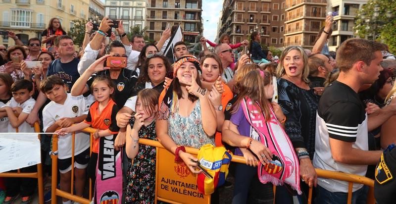 Así han sido las celebraciones del Valencia CF en la Basílica, Generalitat y ayuntamiento