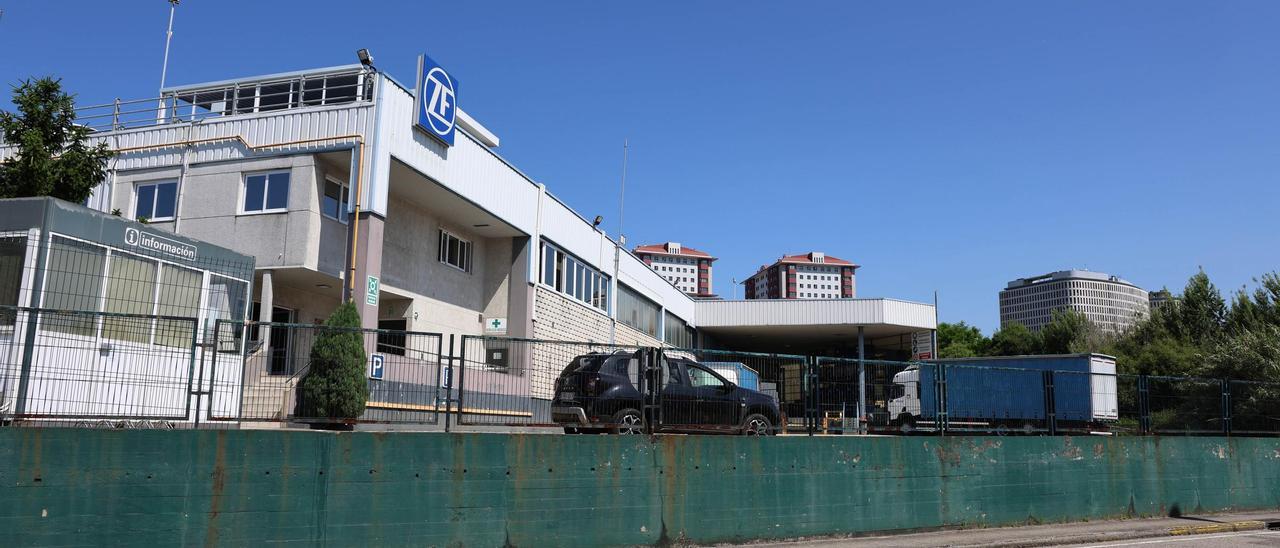 Exterio de las instalaciones de ZF en O Caramuxo, Vigo.