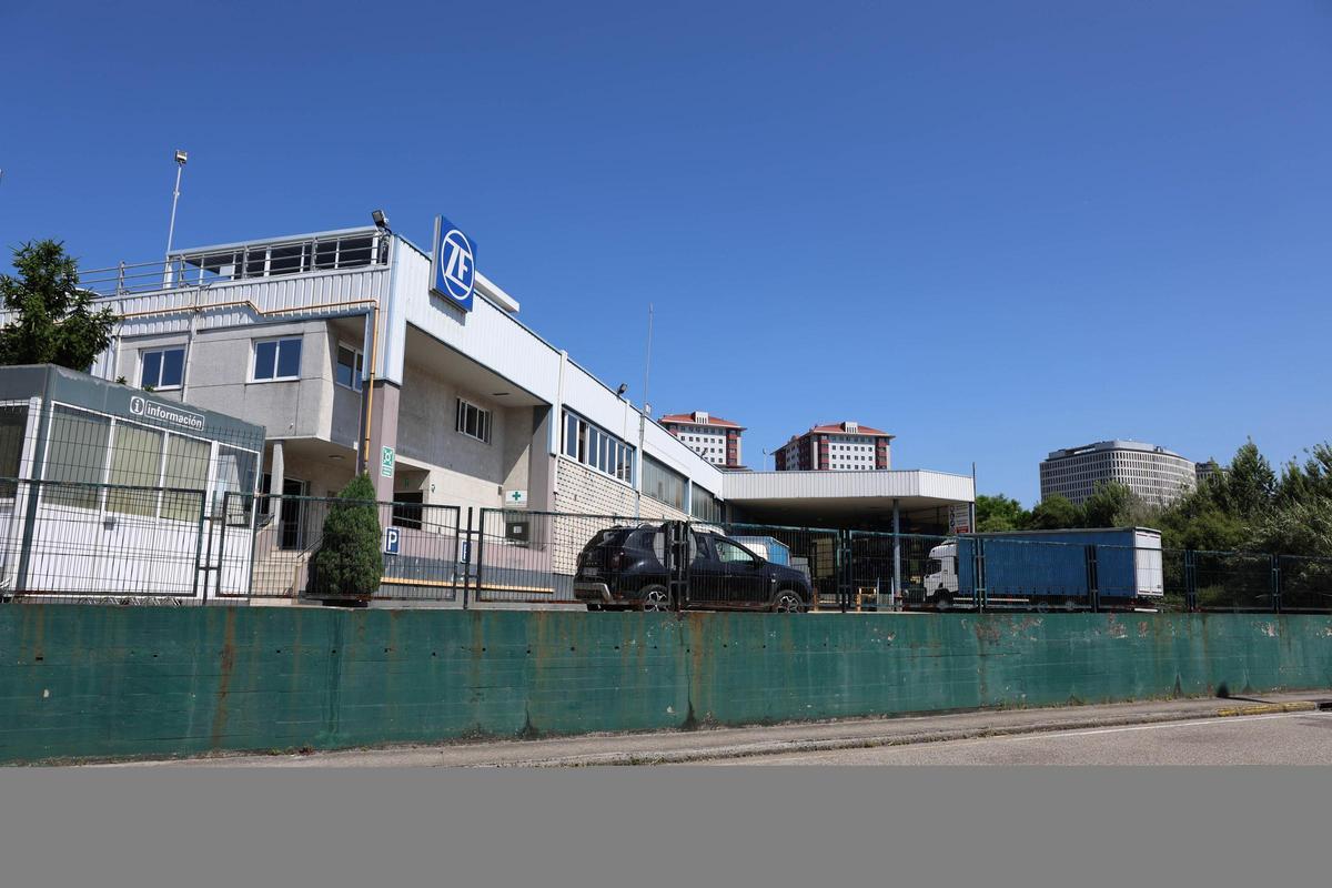 Exterio de las instalaciones de ZF en O Caramuxo, Vigo.