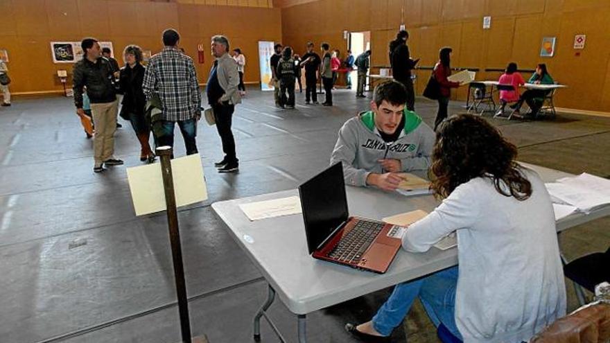 Joves de la Cerdanya participant en la Fira del Treball d&#039;Alp