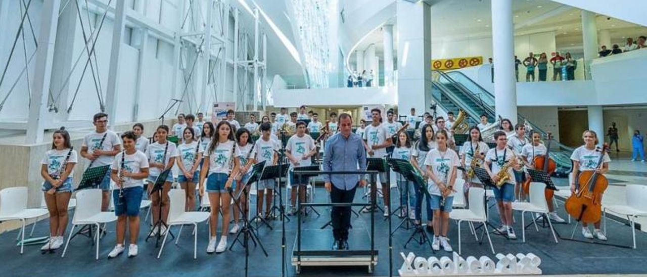 El concierto en la Cidade da Cultura de Santiago, en el que participaron los dos cangueses.