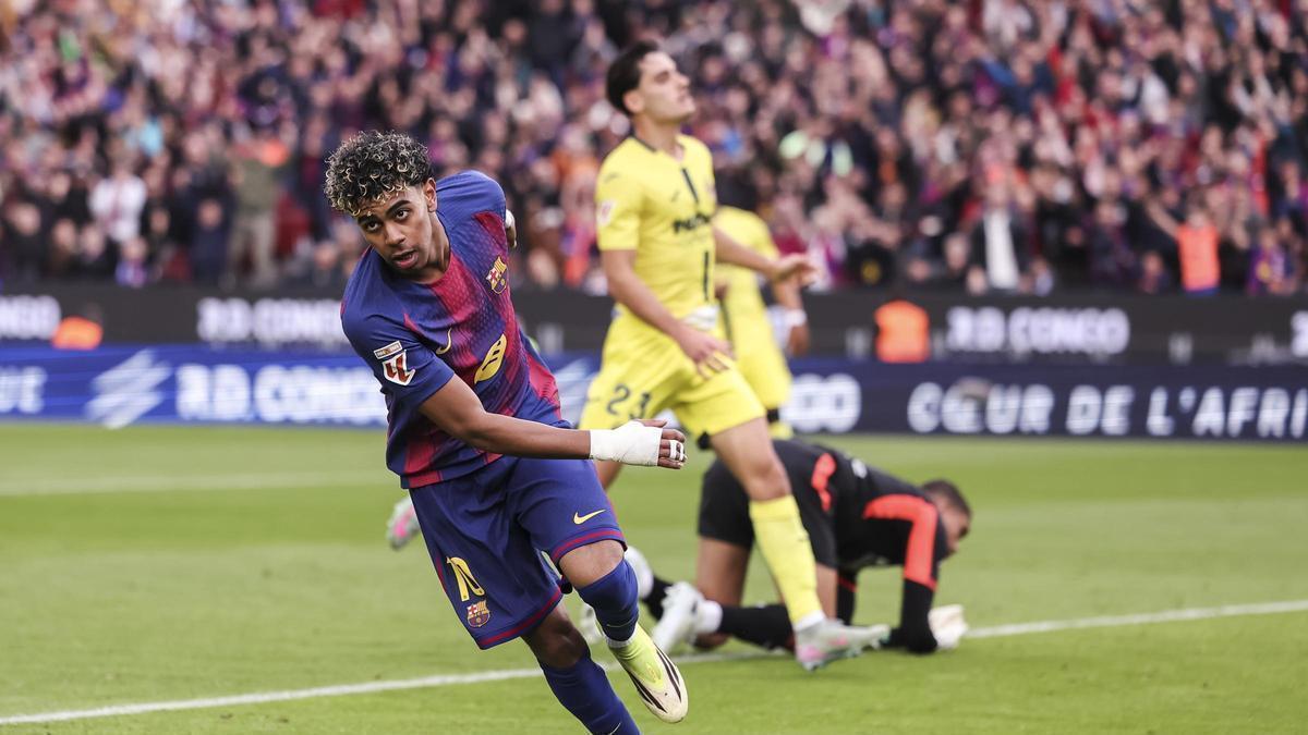 Lamine Yamal celebra uno de los tres goles.