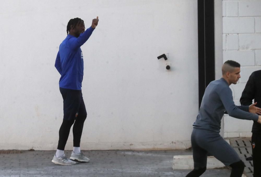 Batshuayi se fue del entrenamiento haciendo este gesto