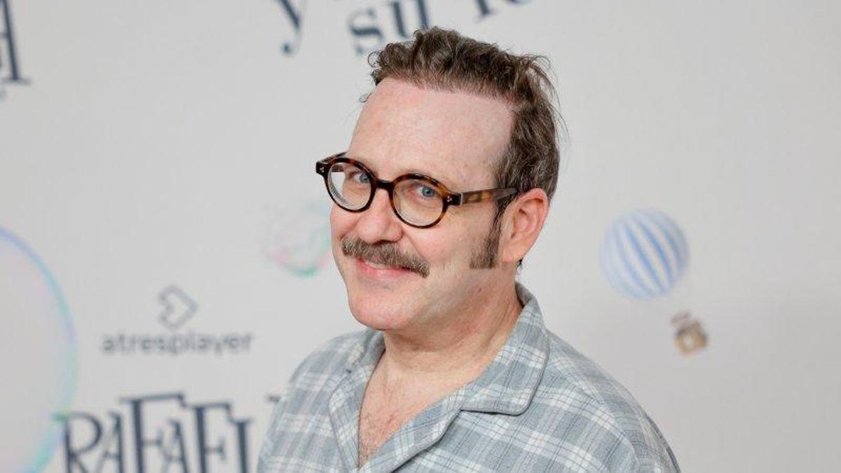 Joaquín Reyes recuerda cómo fue crecer en su familia y lo importante que era en casa el sentido del humor.