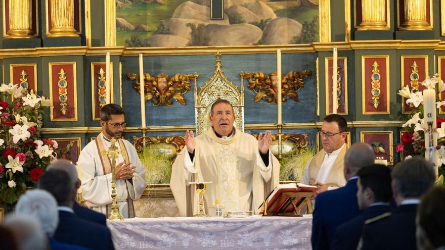 El obispo de Eivissa, Vicent Ribas, durante la misa solemne de Sant Jordi.