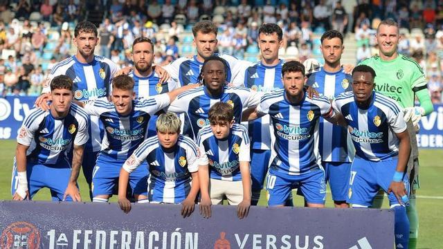 El último equipo inicial de la Ponferradina que empató (1-1) con el líder Tenerife. | SDP