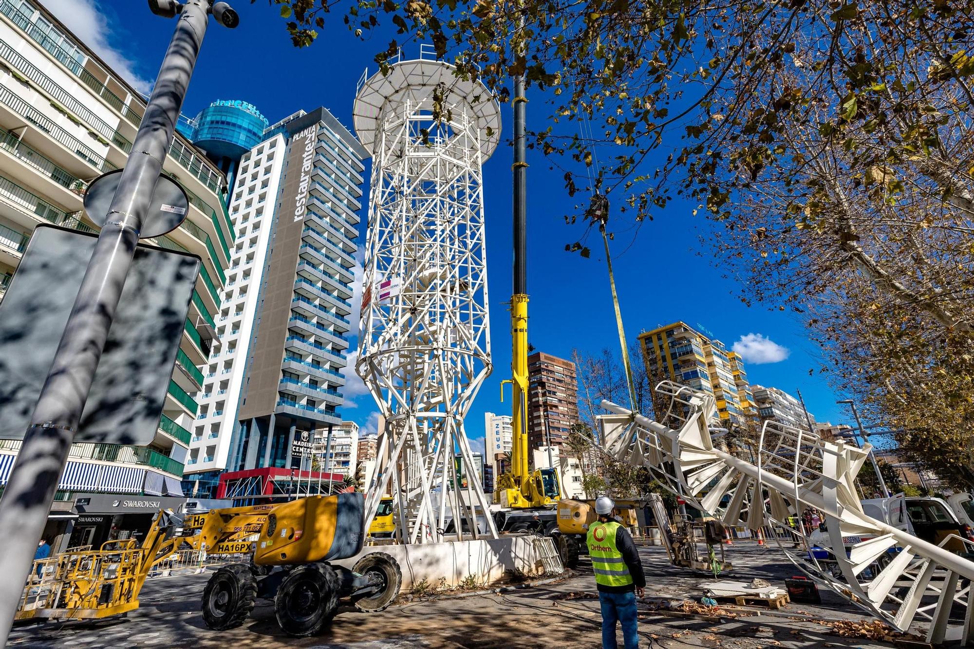 Las maquinarias y operarios han trabajado en colocar las últimas piezas de la estructura principal.