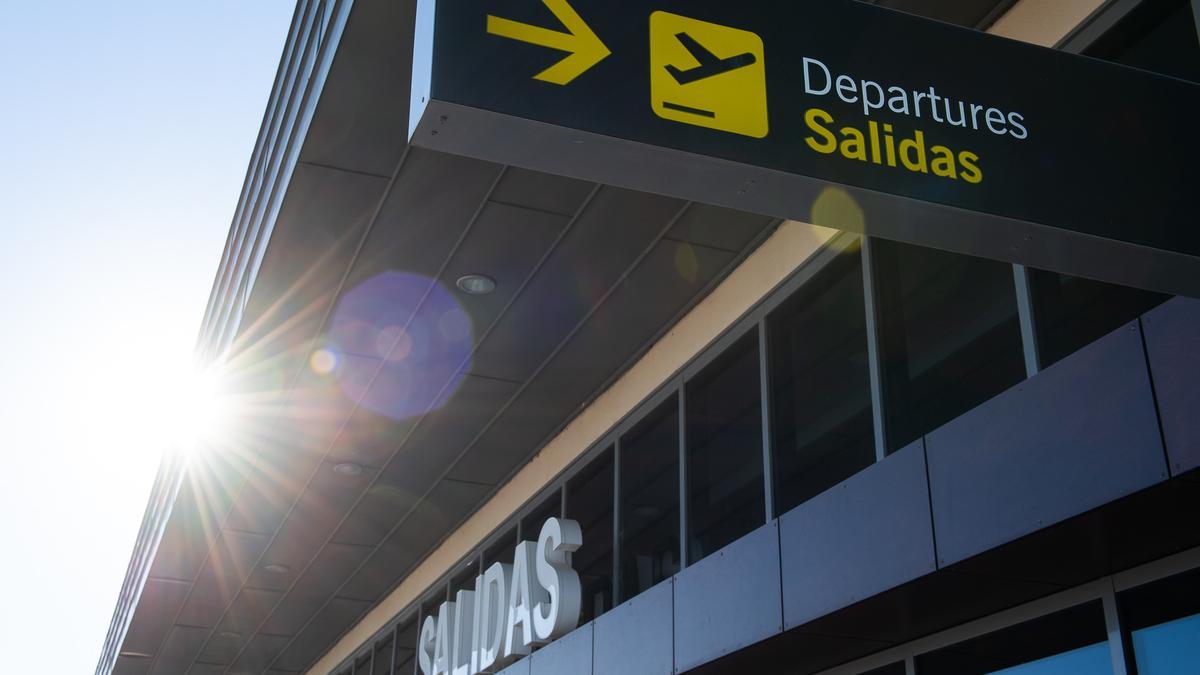 El Aeropuerto de Badajoz incluirá 30 vuelos semanales de ida y vuelta con Madrid y Barcelona