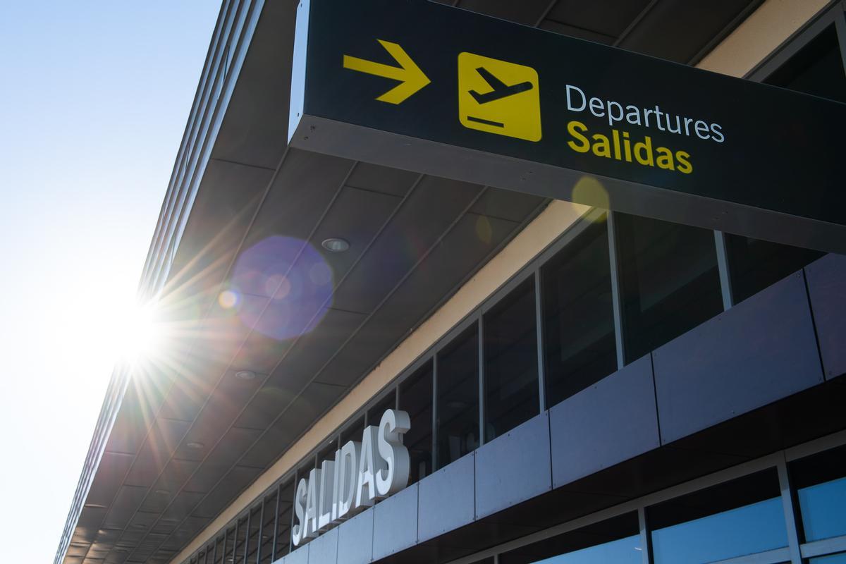 El Aeropuerto de Badajoz incluirá 30 vuelos semanales de ida y vuelta con Madrid y Barcelona