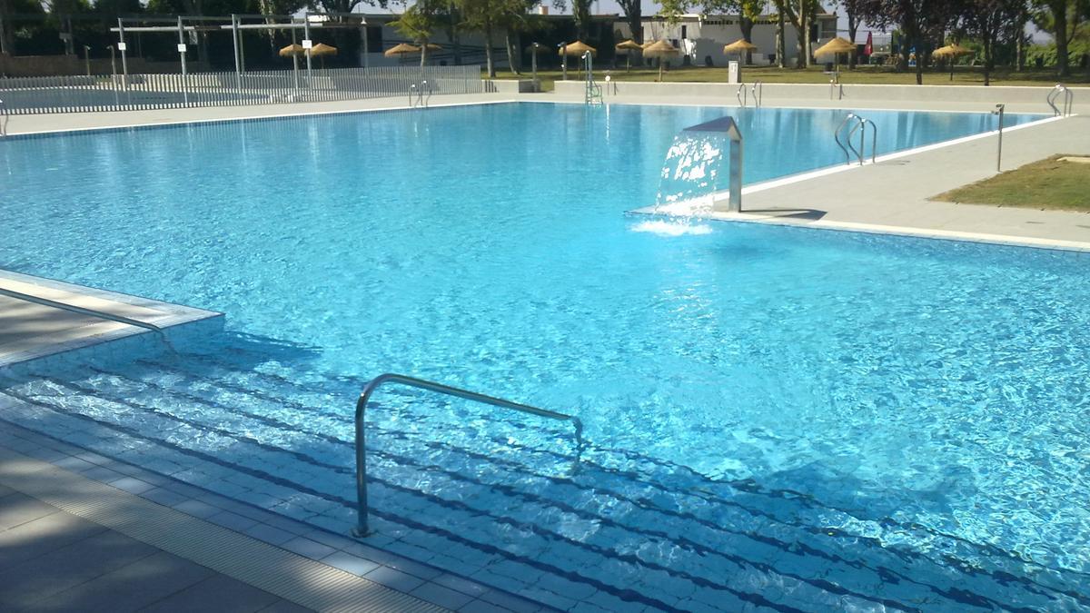 Imagen de archivo de la piscina de Montilla.