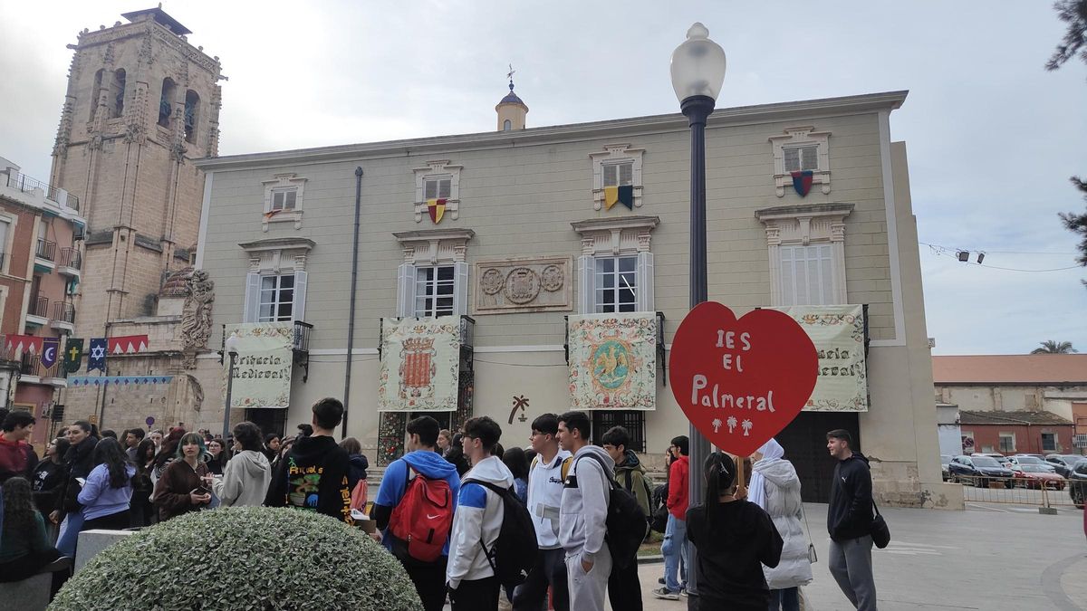 Protesta de estudiantes en la plaza del Carmen