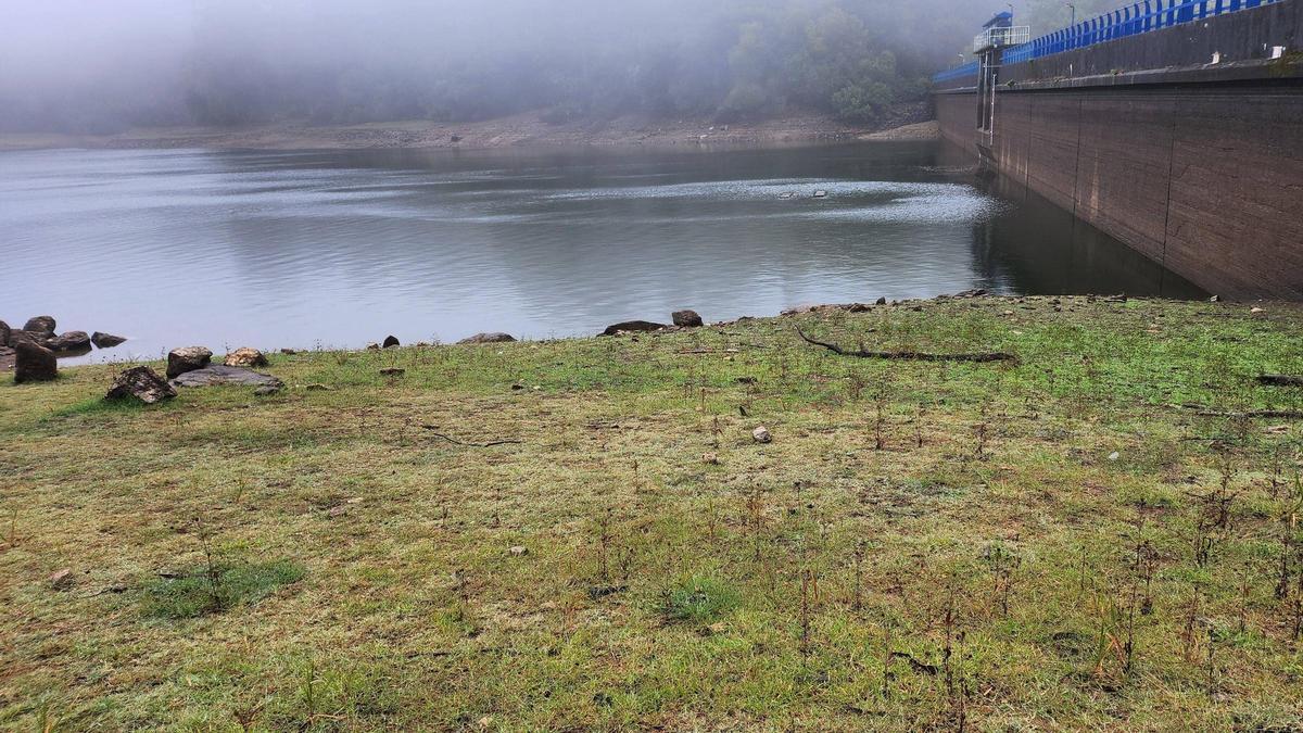 Esto del embalse de Zamáns, rozando el 50% de su capacidad