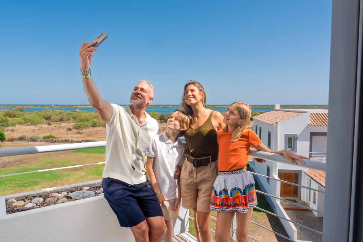 Cabanas de Tavira combina playa, naturaleza y planes sencillos para disfrutar en familia.