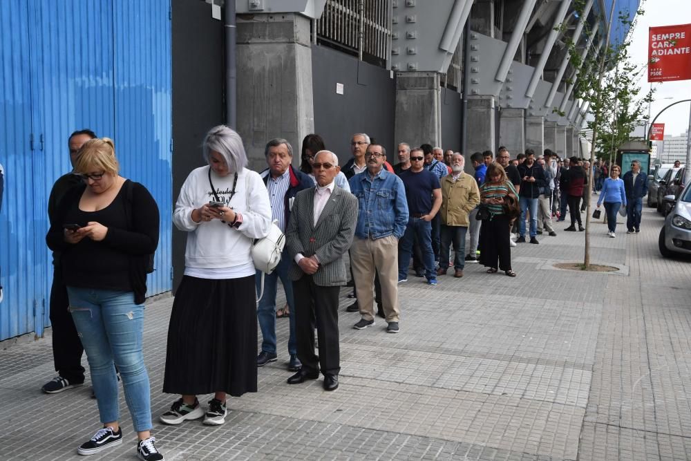 Colas por las entradas para el Dépor-Mallorca