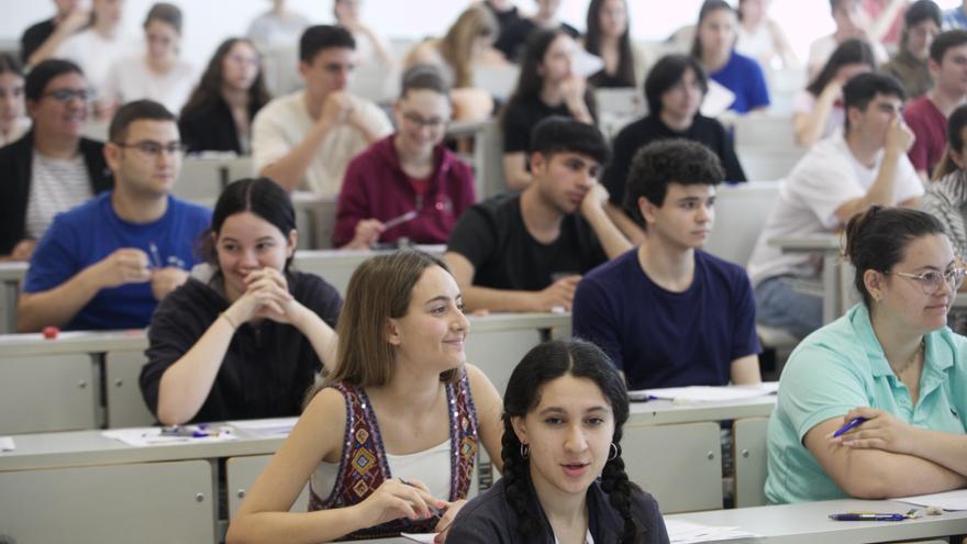 Los alumnos de la privada en Murcia llegan a la EBAU con las notas infladas