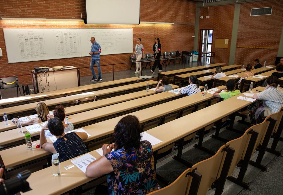 La Generalitat redueix de dos anys a 10 mesos el procés de les oposicions