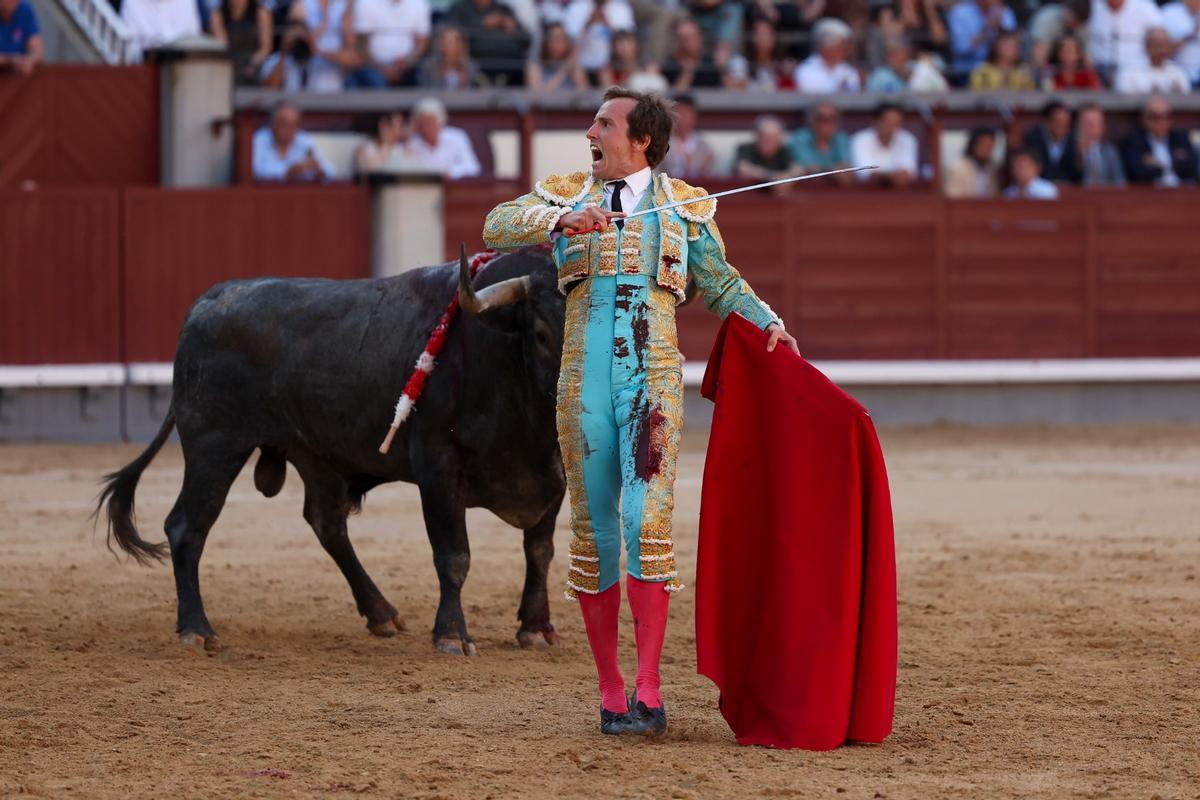 Un desplante de Román en medio de su faena en Madrid