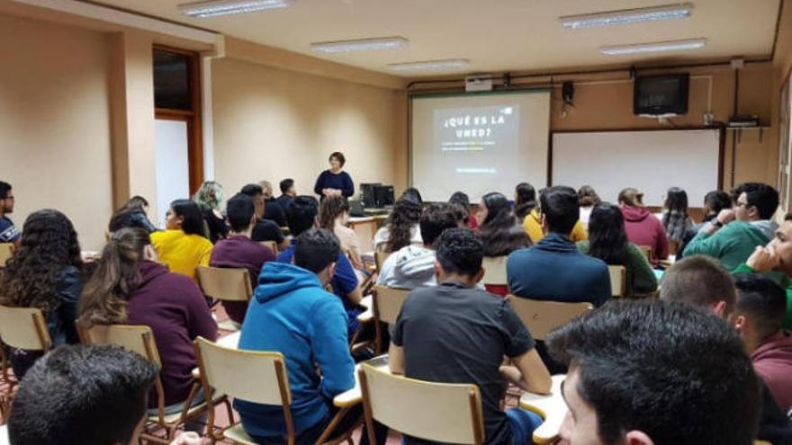 La UNED descarta pruebas presenciales para evaluar  a sus 150.000 estudiantes.