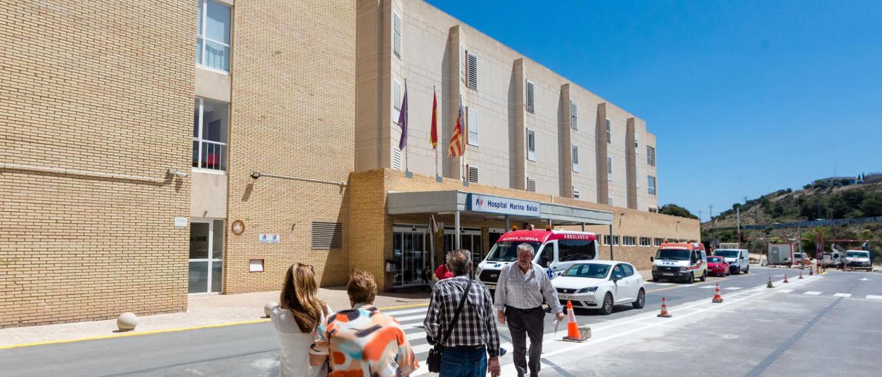 Una veintena de sanitarios del Hospital Marina Baixa, en cuarentena por posible covid-19