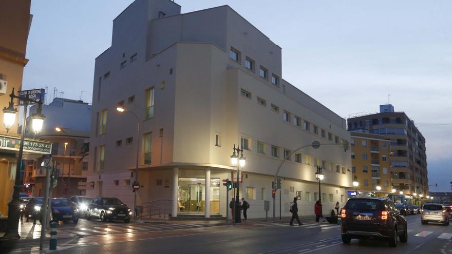 Localizan sin vida a una persona en un baño del centro de salud de Cullera