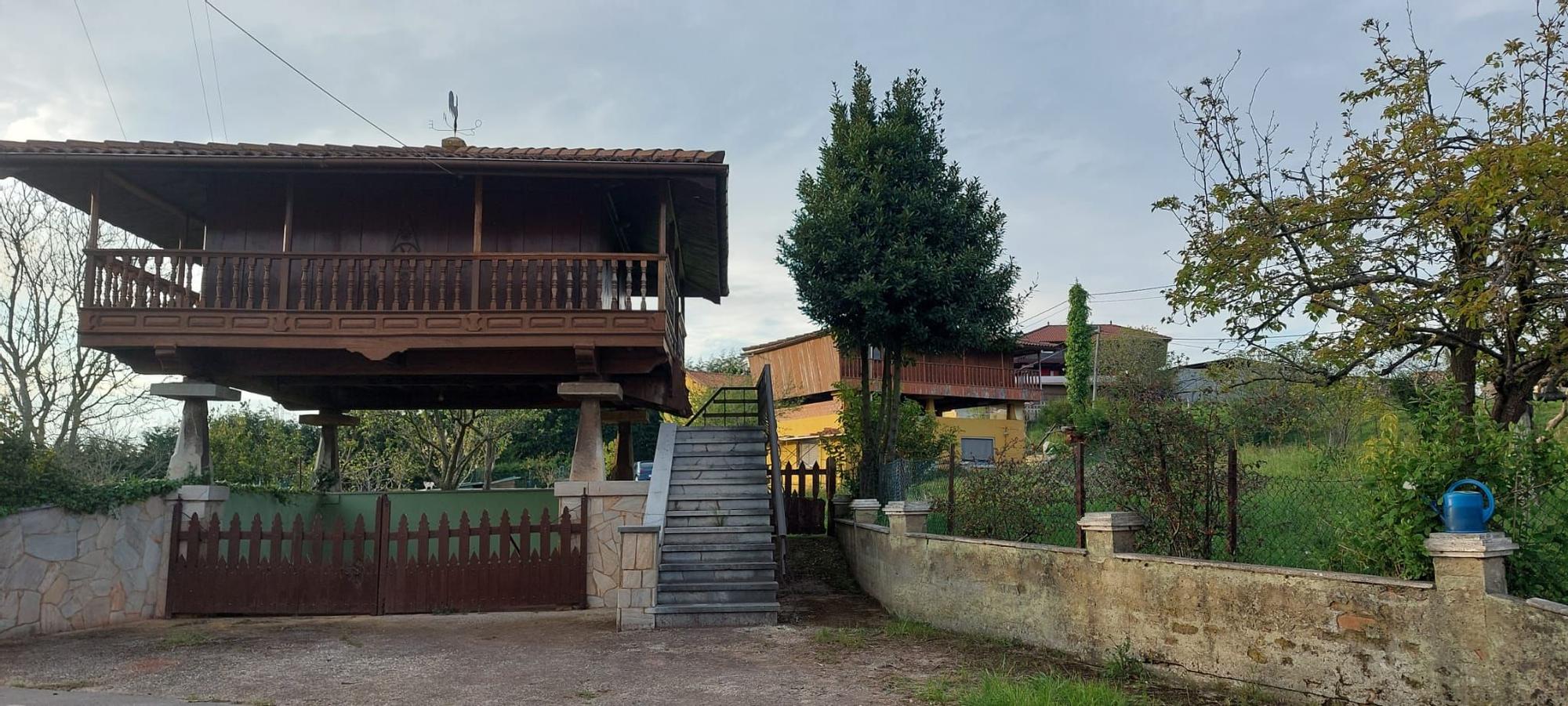 Arlós, un mar de verde en la zona rural de Llanera: así es la parroquia de espectacular paisaje y guardesa de un templo románico