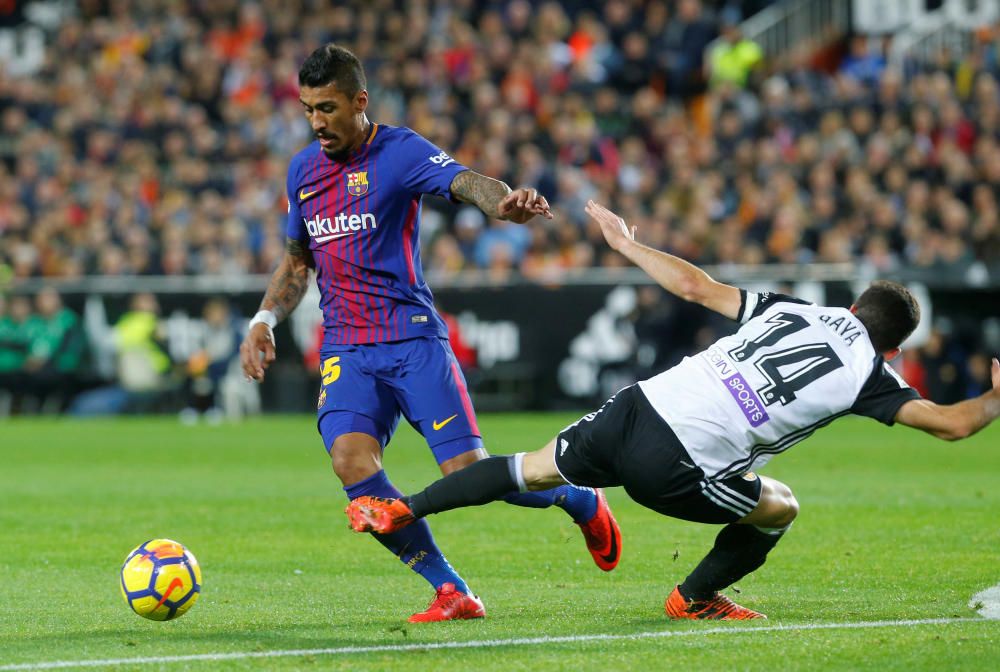 Imágenes del partido entre Valencia y Barcelona.