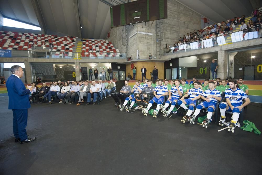 El equipo de hockey sobre patines presenta en el Palacio de los Deportes de Riazor las equipaciones para la temporada. La primera seguirá siendo verdiblanca y la segunda, blanquiazul como la del Dépor