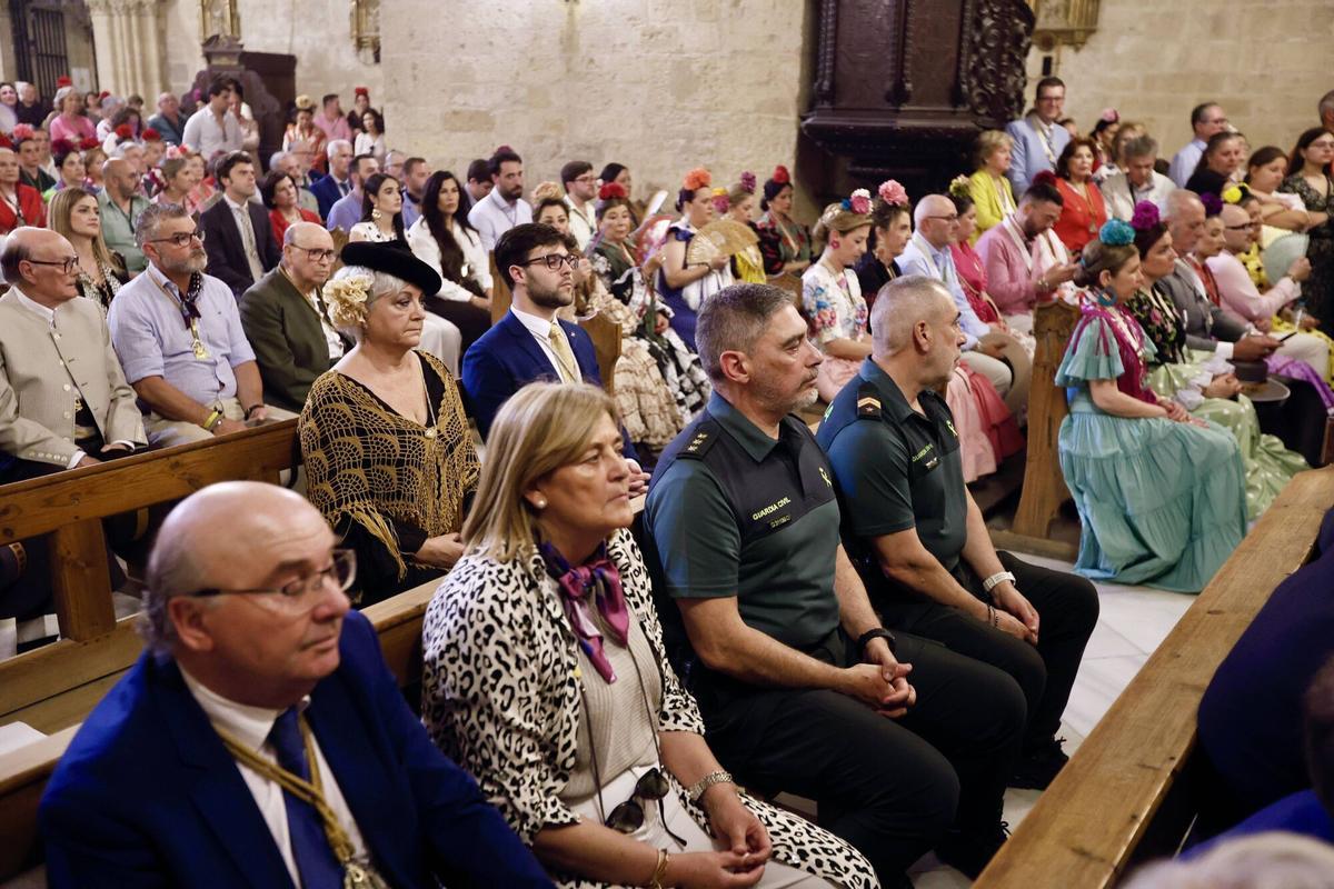 La hermandad del Rocío de Córdoba parte hacia Almonte entre imágenes de fe y emoción