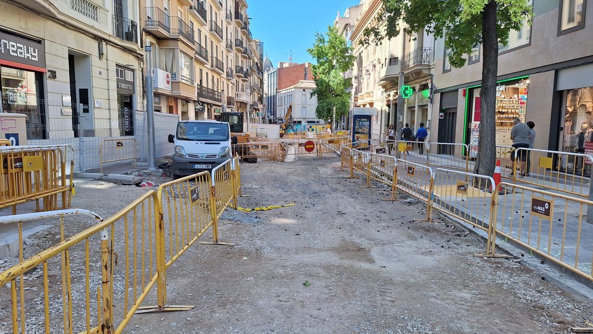 Obres al carrer Guimerà de Manresa