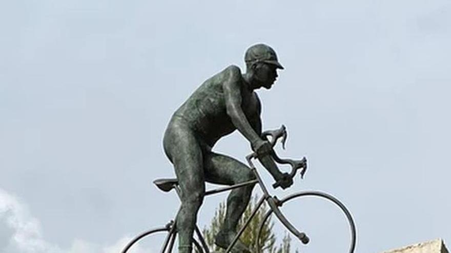 Roban el Monumento al Ciclista del Xorret del Catí, una escultura de 300 kilos