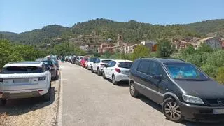 Antella prohíbe aparcar un mes entero en sus calles contra la masificación de l'Assut