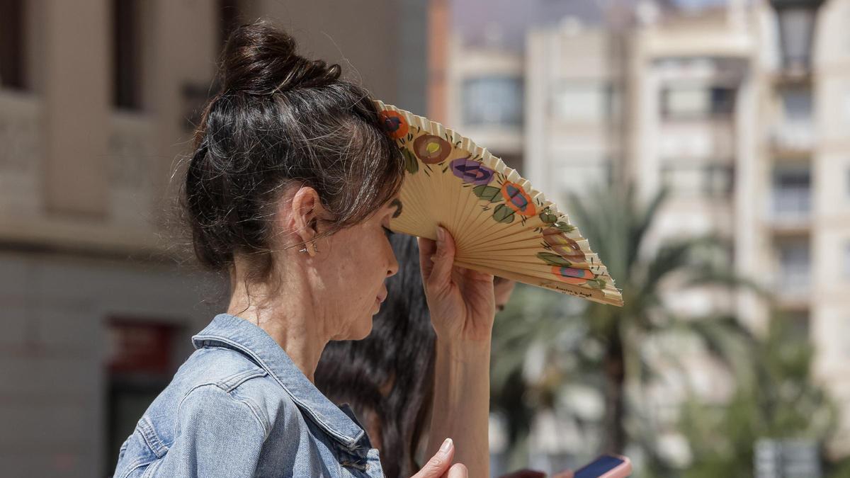 La Aemet alerta de un fin de semana de contrastes en Alicante: avisos amarillos por calor y tormentas
