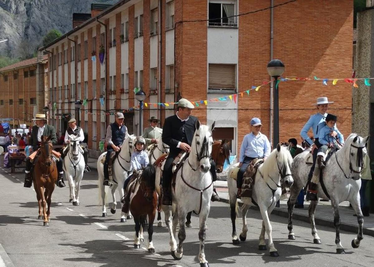 Desfile de caballos en una pasada edición de la feria.