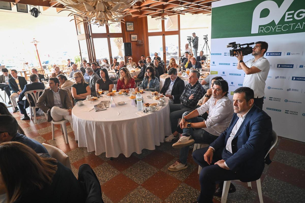 Foro Proyectando Vega Baja en el Club Naútico de Torrevieja