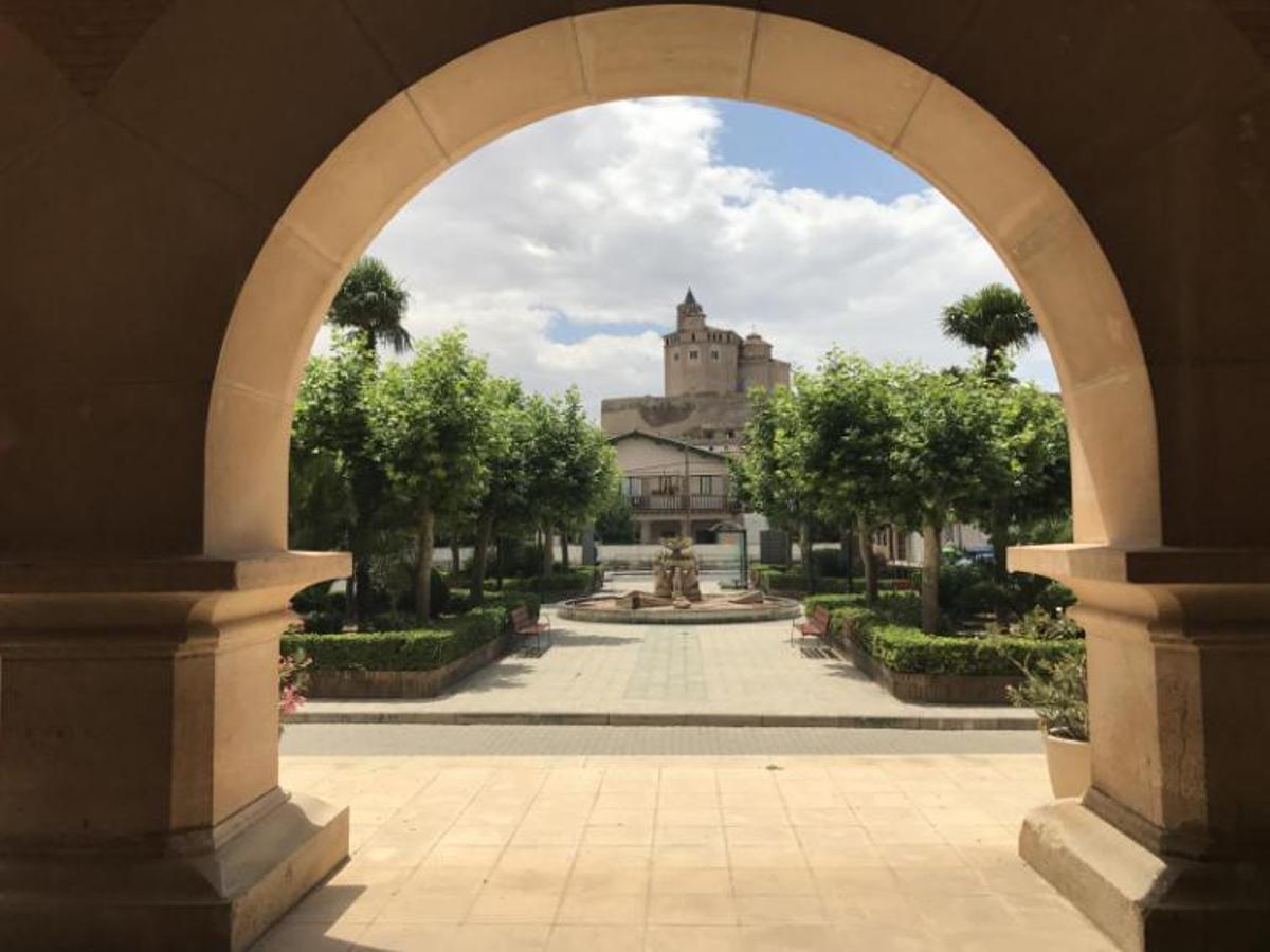 El piquete desde el pórtico de la Iglesia parroquial