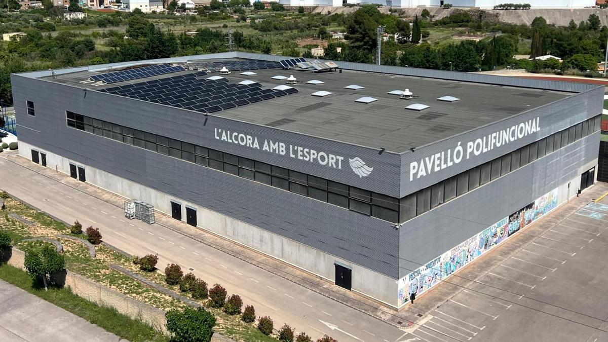 El Ayuntamiento de l'Alcora ha completado la instalación de las 120 placas solares.