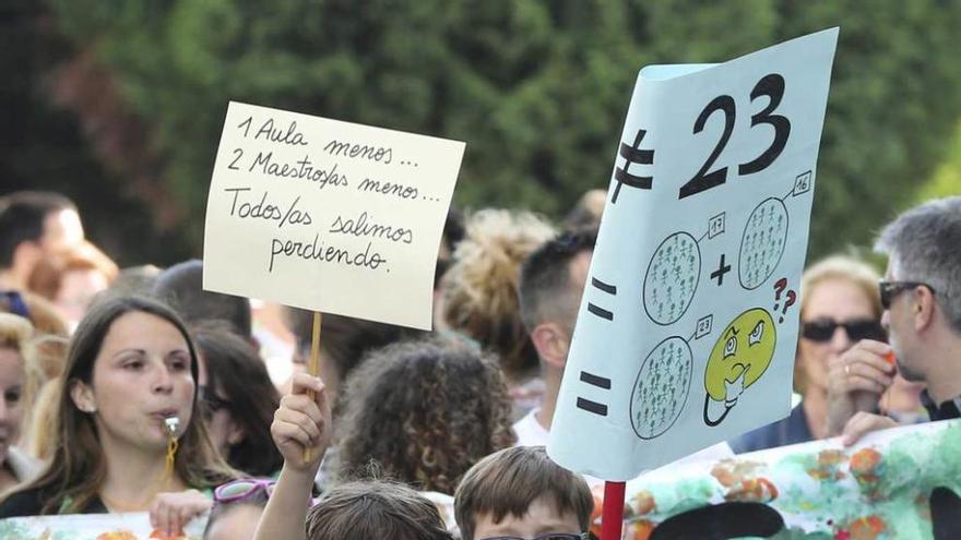 Escolares de El Bosquín, en la protesta.