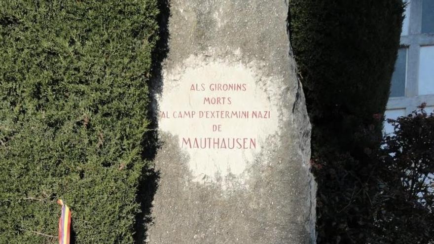 Monument als gironins morts al camp de Mauthasen.