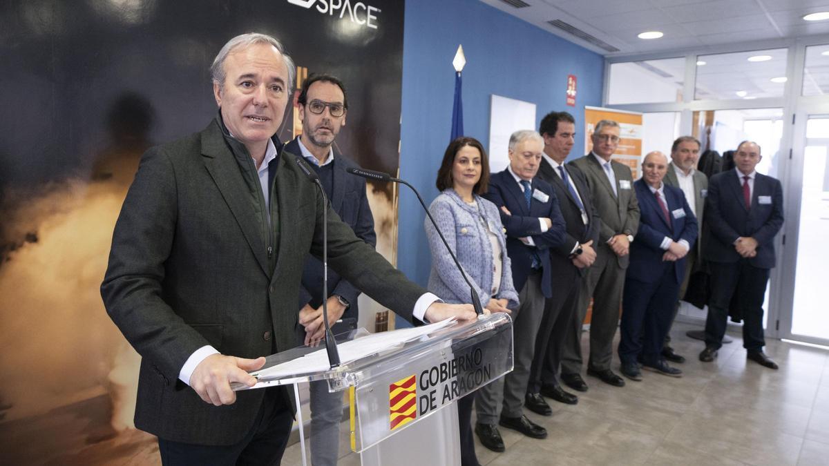 El presidente de Aragón, Jorge Azcón, y el presidente ejecutivo de PLD, Ezequiel Sánchez, durante la firma del protocolo, este martes.