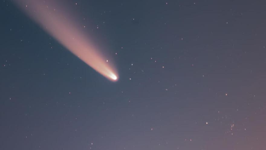 El cometa Neowise visto desde el Observatorio del Teide