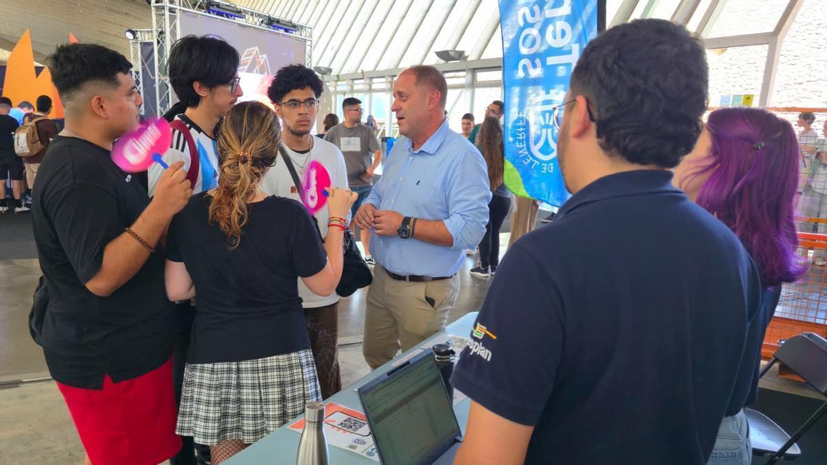 El director insular de Residuos, Alejandro Molowny, en el Recinto Ferial durante la TLP