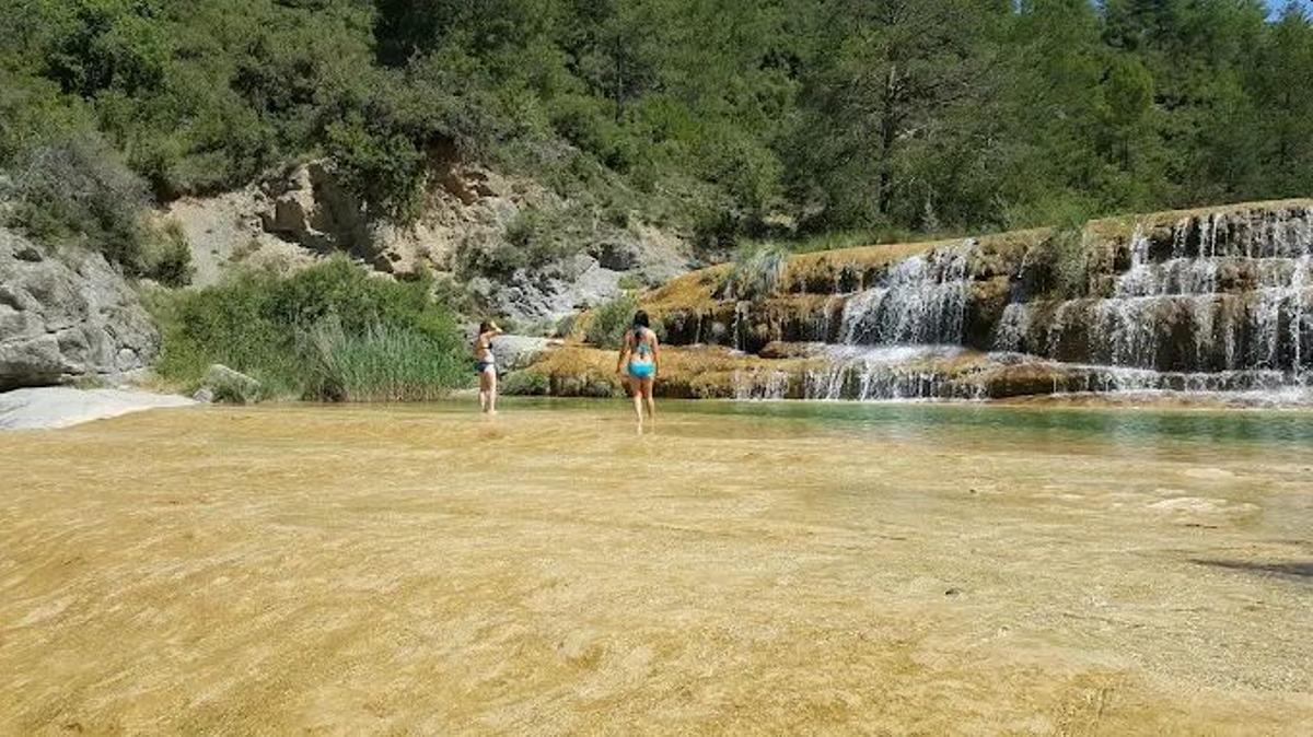 La ruta incluye varias piscinas naturales de distintos tamaños.