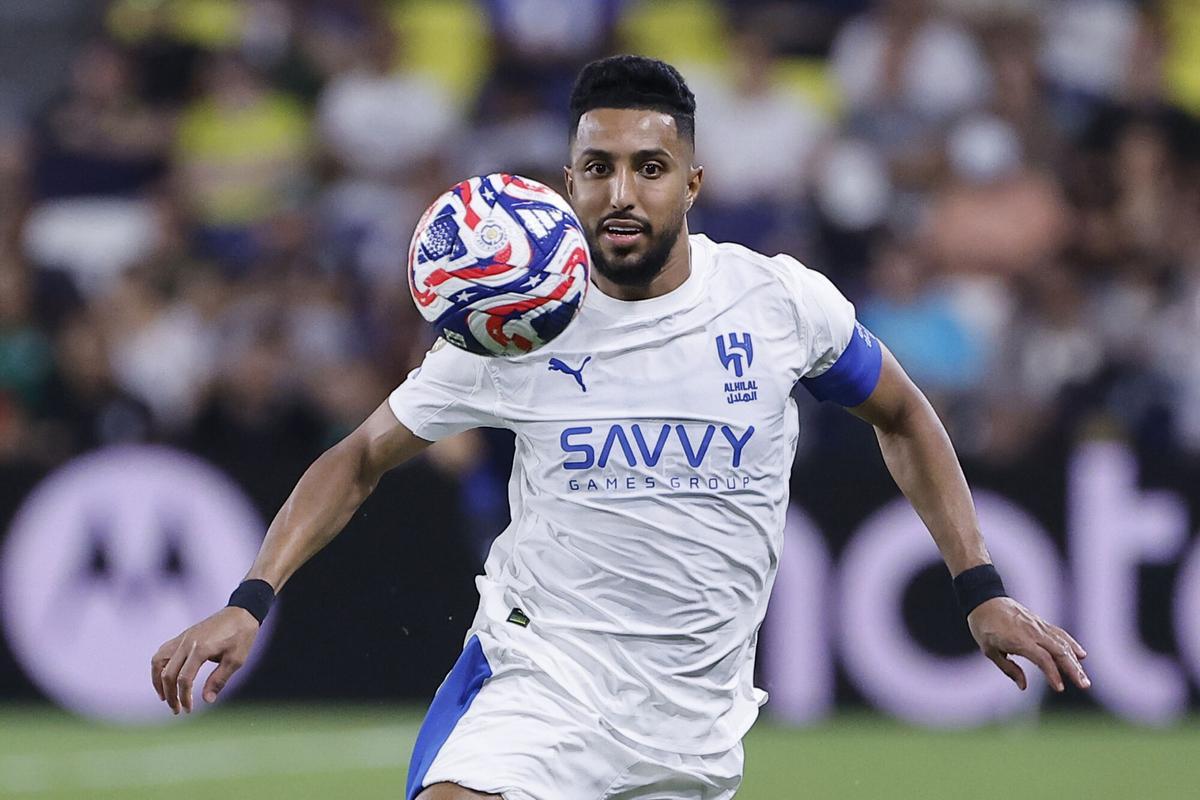 Salem Al-Dawsari de Al Hilal, durante un partido del Mundial de Clubes entre Al Hilal y Pachuca en el estadio Geodis Park en Nashville (Estados Unidos)