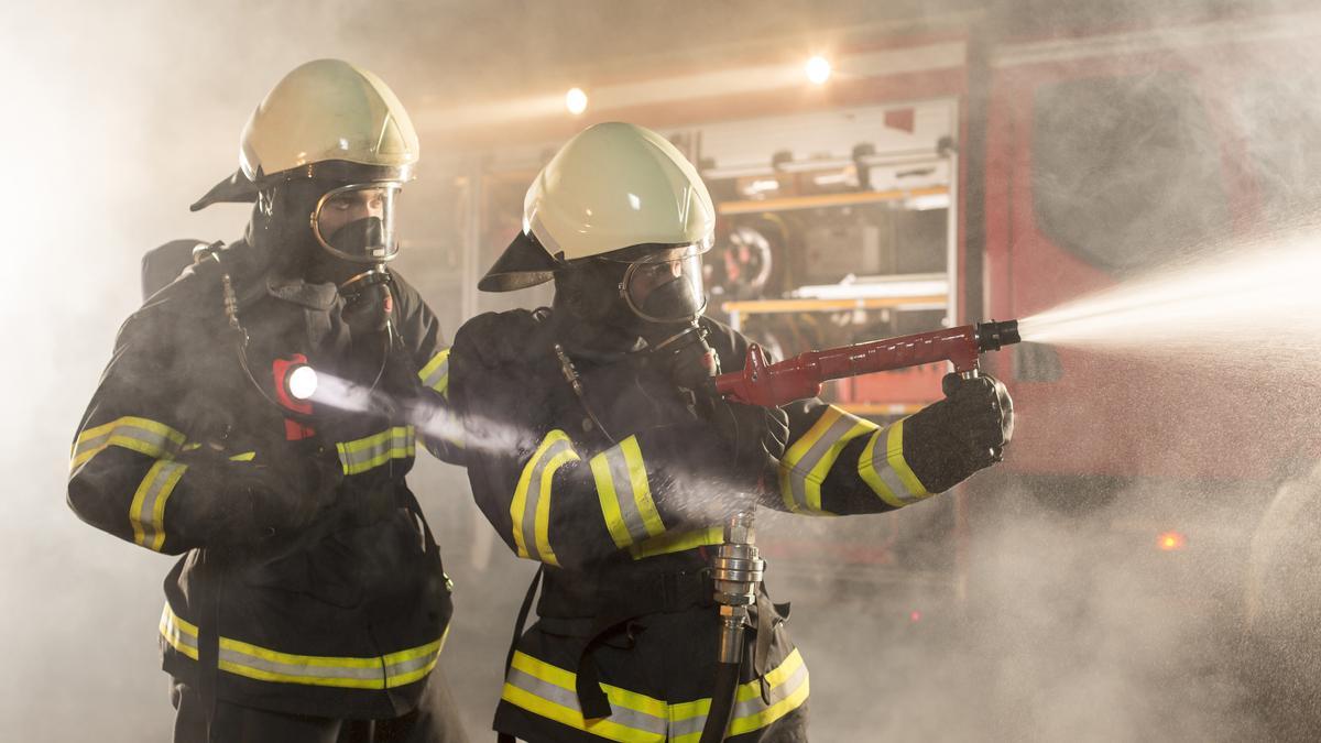 Ser bombero conlleva una serie de ventajas que van unidas al propio riesgo del desempeño del trabajo