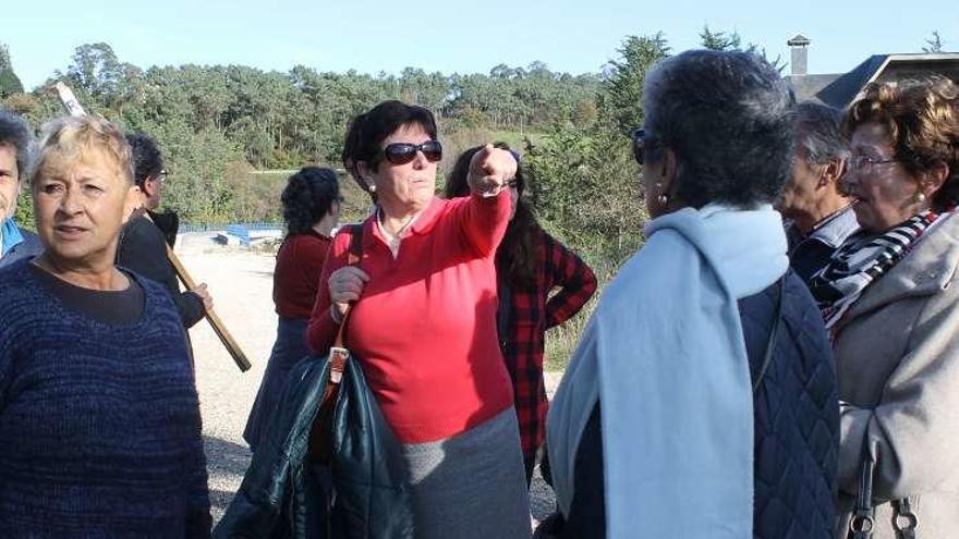 &quot;Esta obra es una vergüenza&quot;, dicen los vecinos de Navia sobre el ramal de Ence