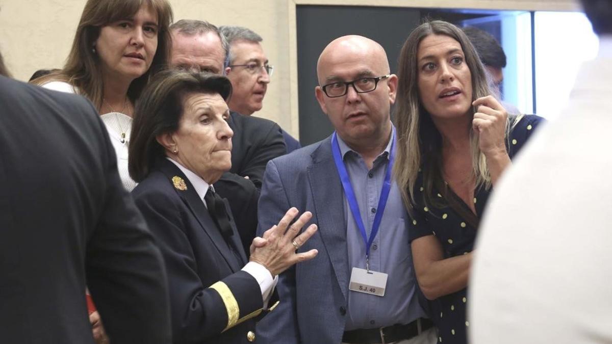 Gonzalo Boye, junto a Laura Borràs y Míriam Nogueras